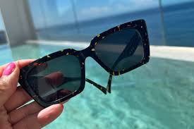 Fashion / Sunglasses